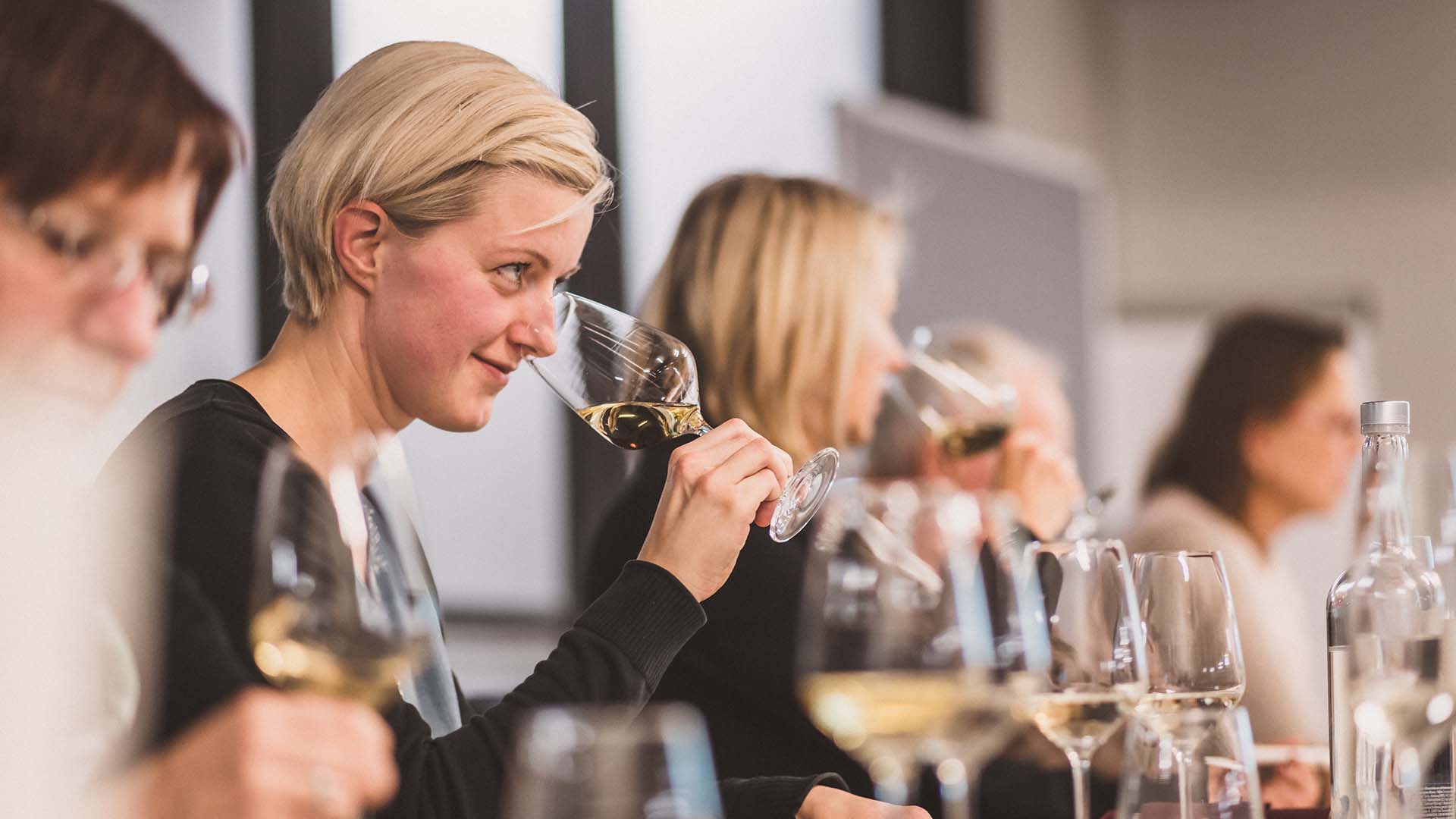 Rebsortenkurs mit Degustation für 2 Stuttgart - Blindverkostung für Weinneugierige in Stuttgart Unkategorisiert online kaufen